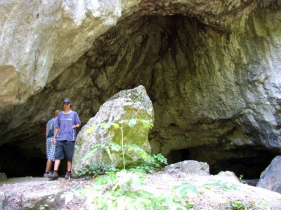 Jaskyňa Deravá Skala