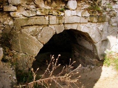 Tematín - brána z horného hradu